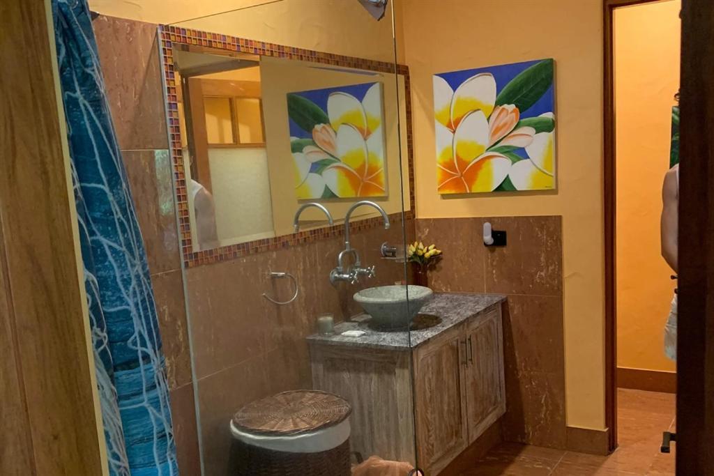 Beachfront Dolphin Cabin Oak Beach المظهر الخارجي الصورة