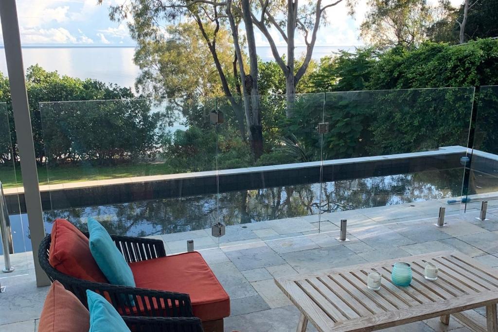Beachfront Dolphin Cabin Oak Beach المظهر الخارجي الصورة